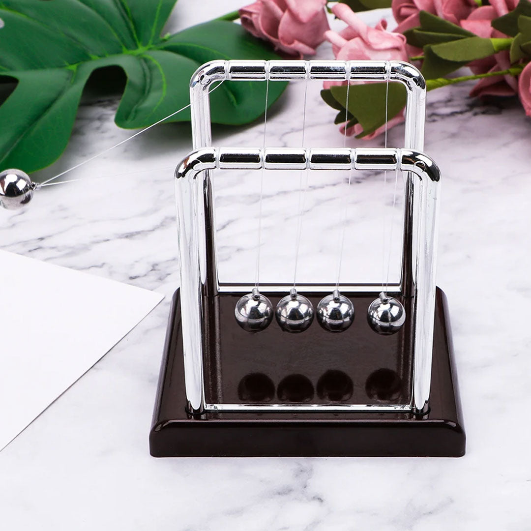 Newton's Cradle Metal Pendulum Desk Decor